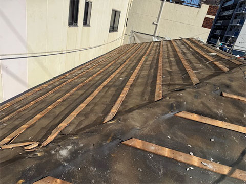屋根の葺き替え工事