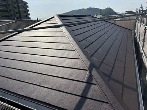 カバー工法での屋根工事