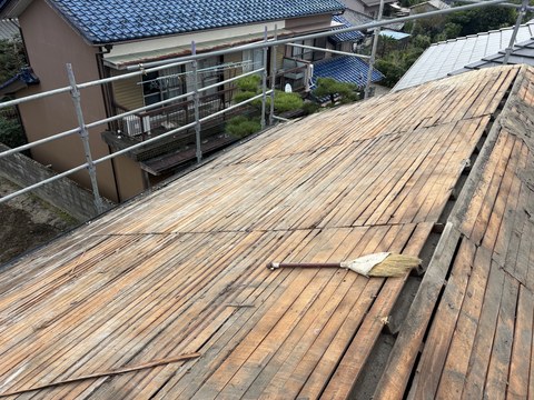 一宮市での2期工事・セメント瓦からマルスギイーグルエクサへの葺き替え工事